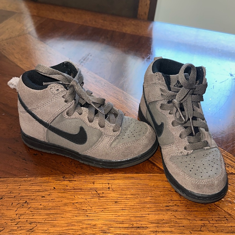 Boys 11C Nike boots/sneakers- great conditionion